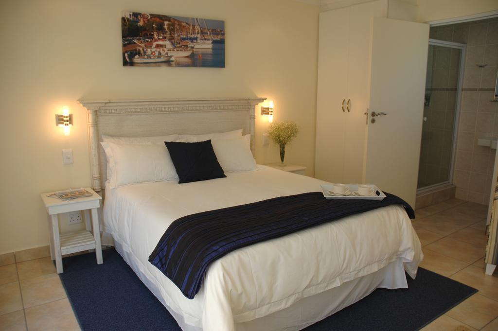 Santorini Guesthouse East London Bagian luar foto