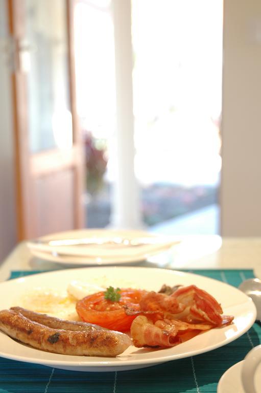Santorini Guesthouse East London Bagian luar foto