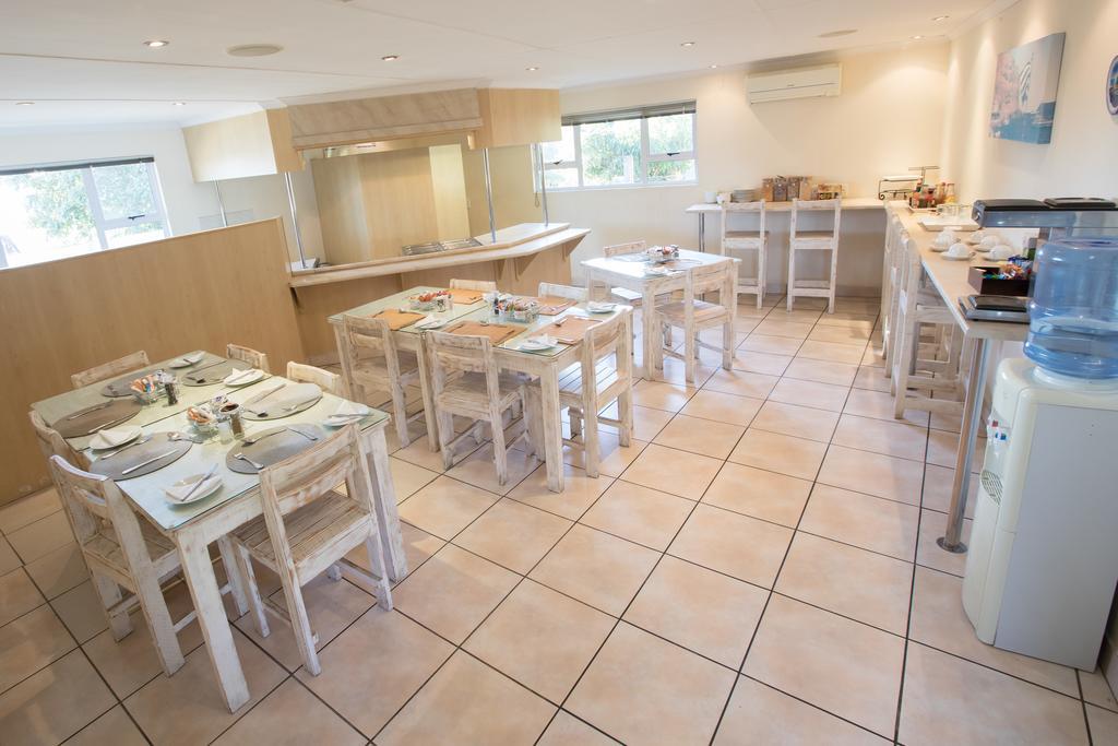 Santorini Guesthouse East London Bagian luar foto