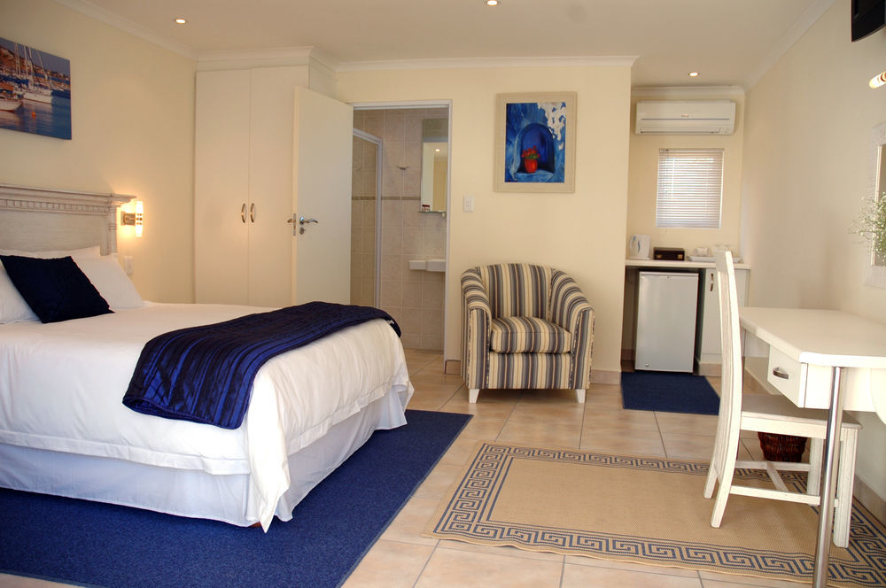 Santorini Guesthouse East London Bagian luar foto