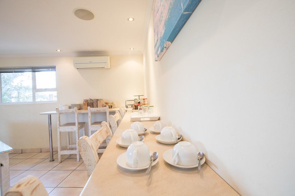 Santorini Guesthouse East London Bagian luar foto